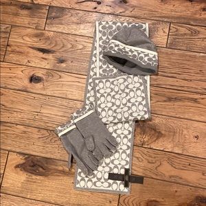 Coach hat, gloves and scarf